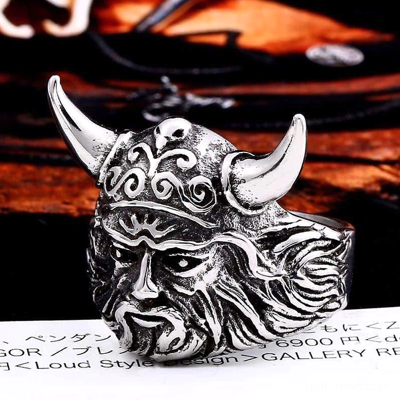stainless-steel-viking-ring-horn-swirl-patterns-beard-texture-close-up