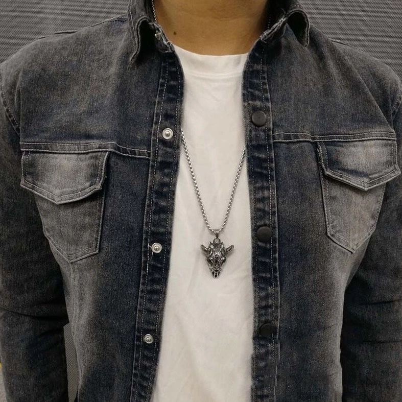 Horned skull pendant stainless steel gothic necklace craftsmanship detail and material quality showcase